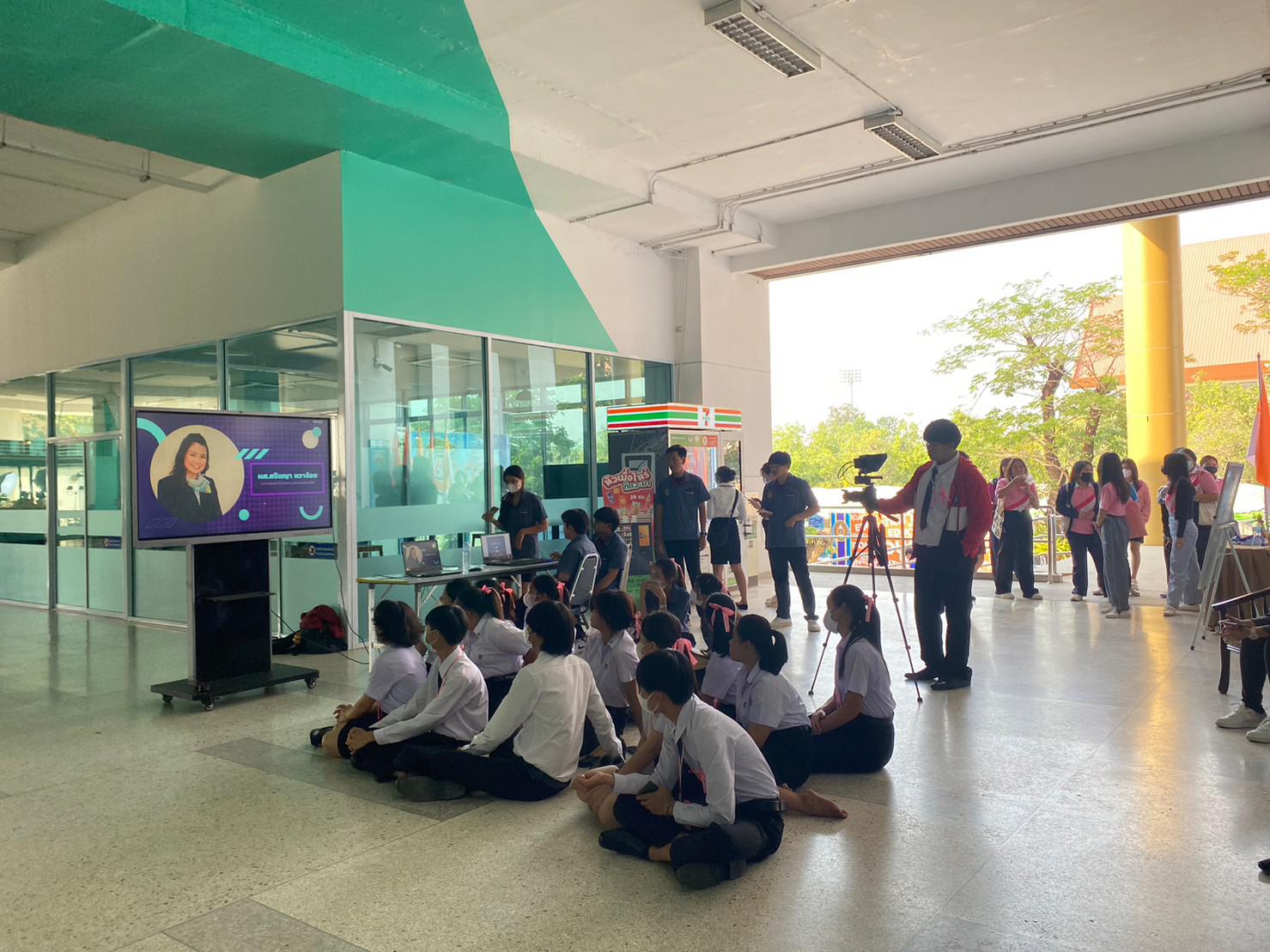 43. ภาพกิจกรรม 50 ปี KPRU สู่การพัฒนาท้องถิ่นอย่างยั่งยืน มหาวิทยาลัยราชภัฏกำแพงเพชร ระหว่างวันที่ 26-28 มกราคม 2566 ณ มหาวิทยาลัยราชภัฏกำแพงเพชร โดยนักศึกษาโปรแกรมวิชาคอมพิวเตอร์ คณะครุศาสตร์